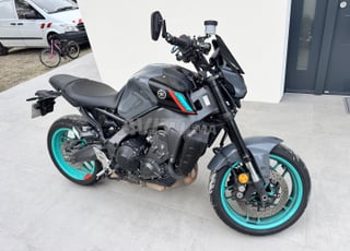 MT-09 model 11/2022 diwana 12/2025