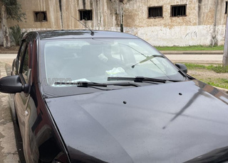 Dacia logan noire premiere main