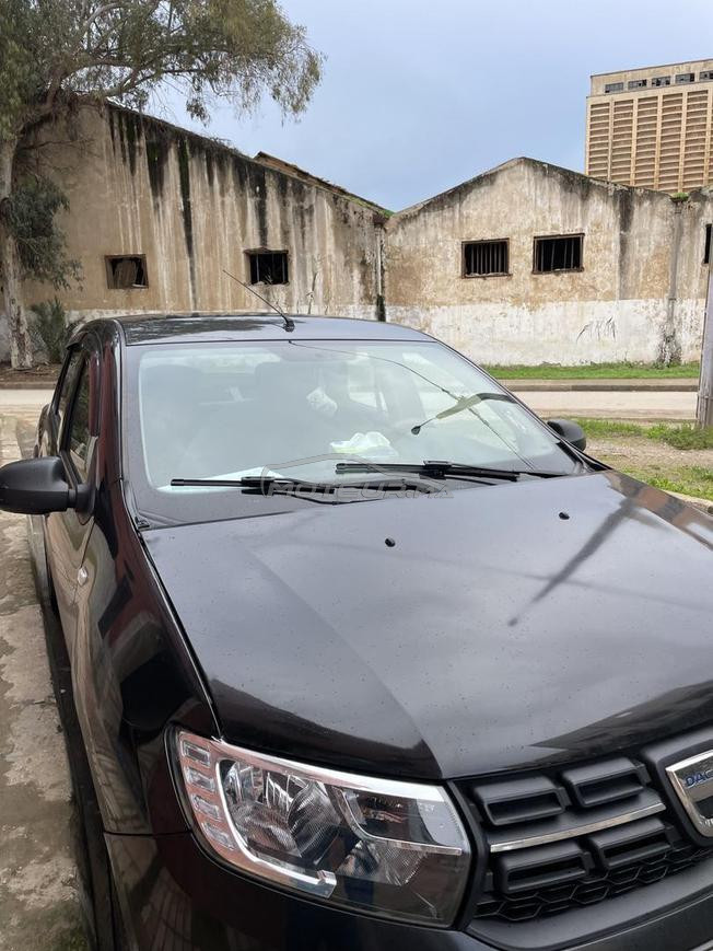 Dacia logan noire premiere main 
