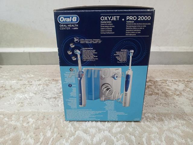 Centre Oral-B OXYJET avec brosse à dents électrique PRO2000 - 2