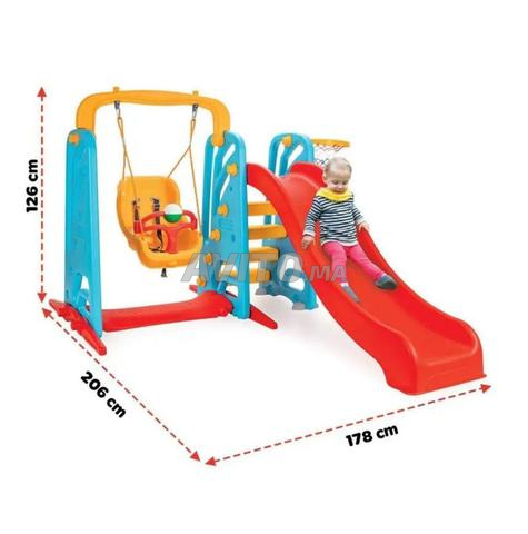 منزلق وأرجوحة