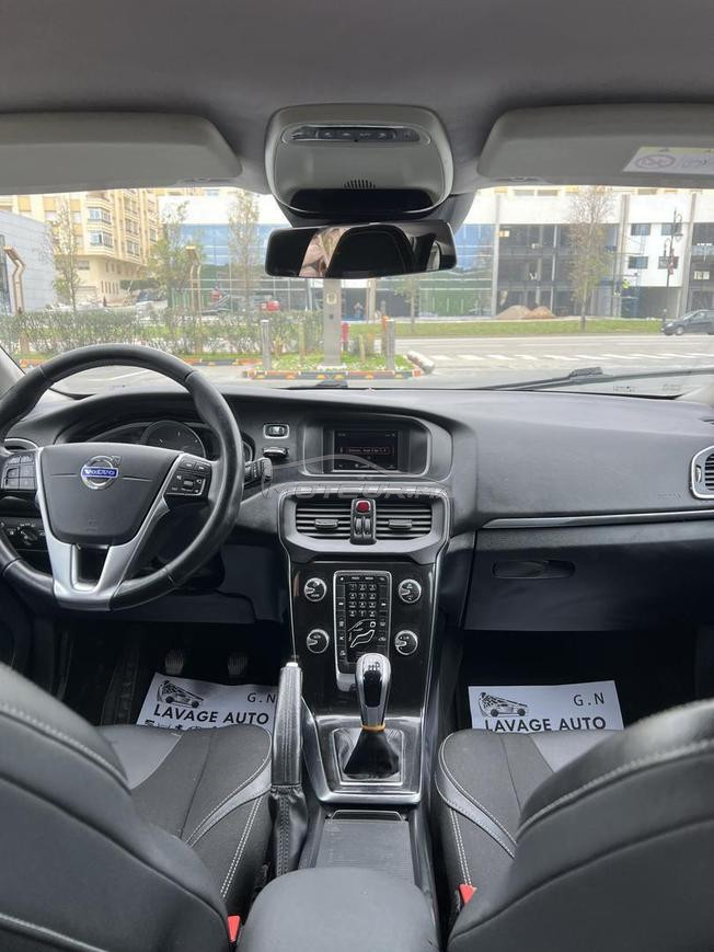 Volvo V40 20/12/2016 tout option 