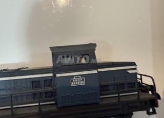 lot de trains miniatures avec voies HO