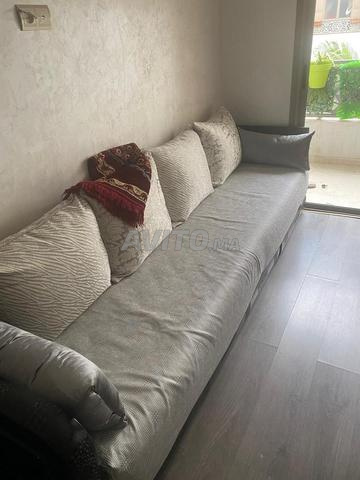 صالون مغربي كامل في حالة جيدة جدا