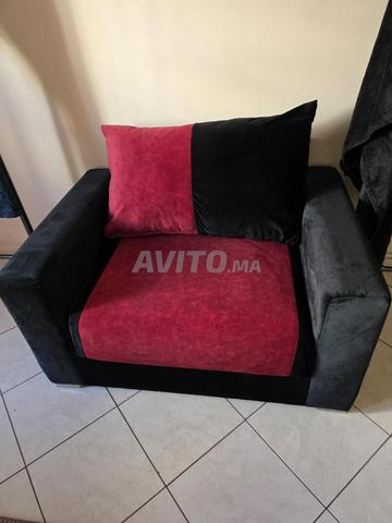 كرسي بذراعين لشخص واحد