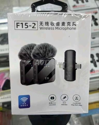 ميكروفون 2 في 1 لاسلكي للبث الصوتي والمدونات المرئية