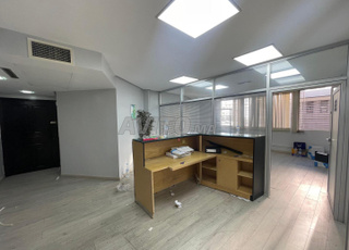 Bureau cloisonner rénover 86 m en vente à palmier