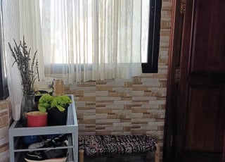 Appartement rénové dans une résidence fermée