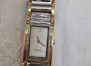Montre de luxe DKNY