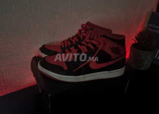 Original Air Jordan 1 Mid - Alternate BRED - 42.5