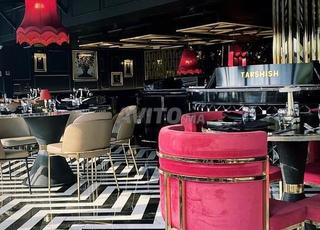 كراسي المقاهي والمطاعم الفاخرة