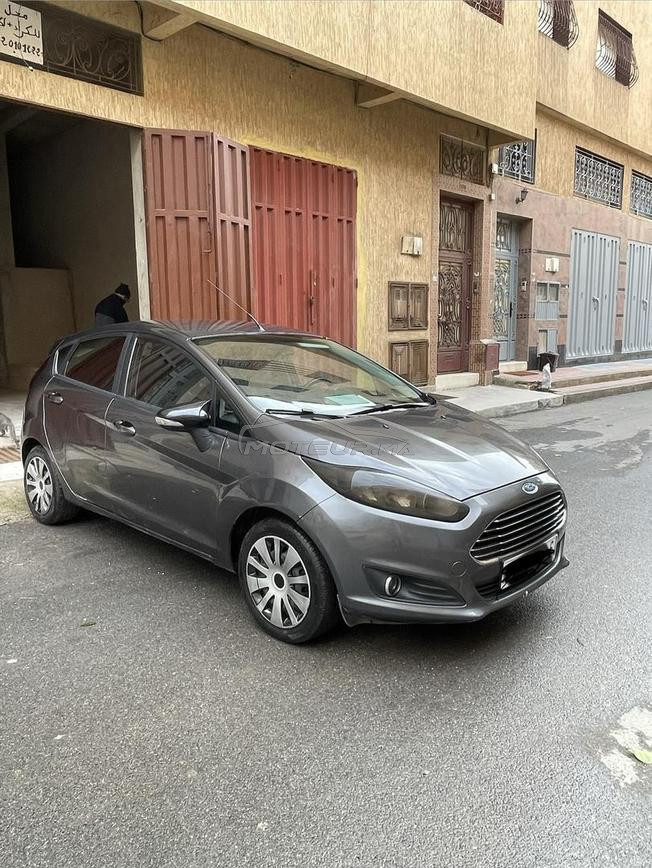 ford fiesta trend plus tres bonne etat fin 2015