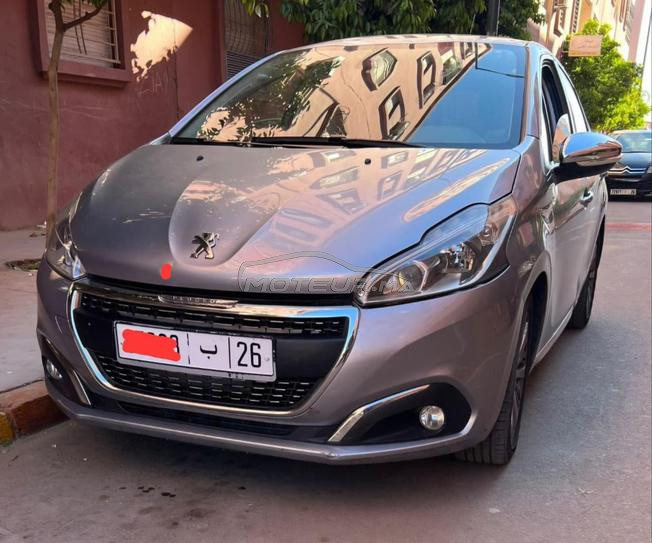 Peugeot 208 tout option 