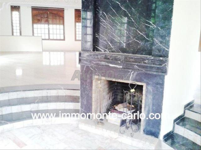 Villa avec beau jardin à louer à Hay Riad RABAT