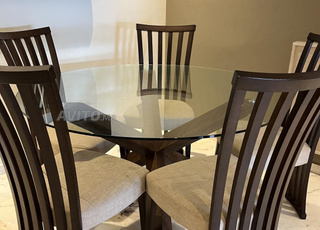 Vente de table à manger avec 5chaises