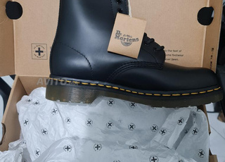 DR.MARTENS ORIGINAL BOOTS NEUF POUR FEMME
