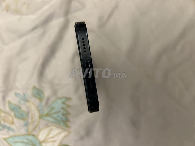 iPhone 14 أسود مع ضمان لمدة سنة