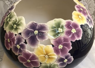 Très beau bol fleuri en céramique signé par Franz