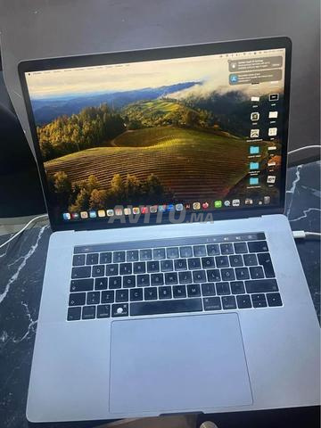 Macbook pro touchbar i7 32 go ram 512 ssd نهاية 2018