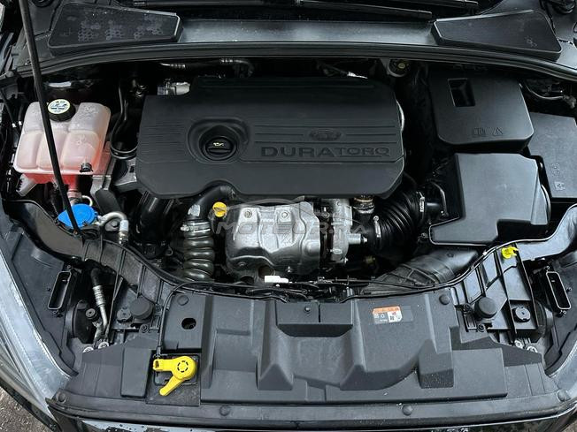 Voiture a vendre ford focus sport 