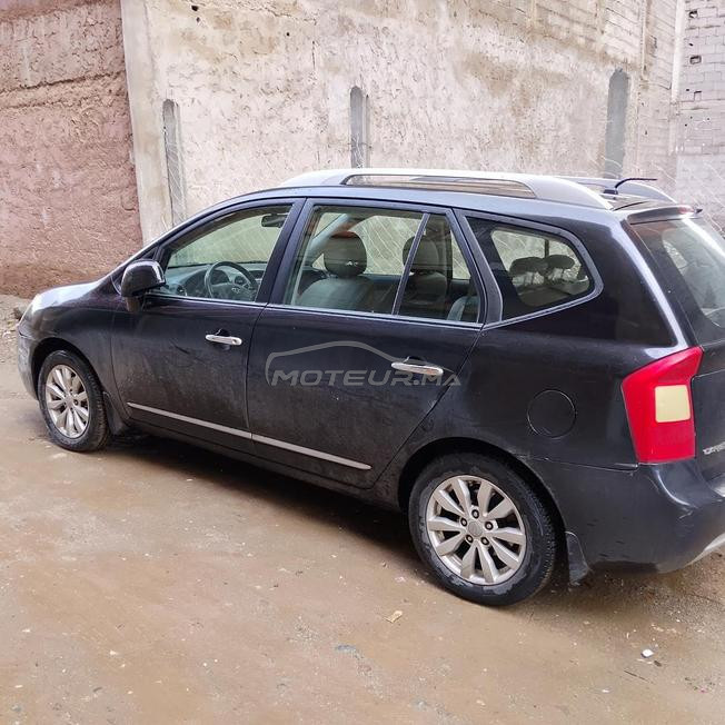 سيارة kia carens للبيع