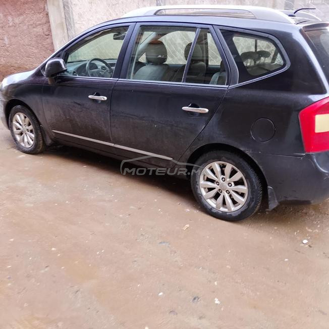 سيارة kia carens للبيع