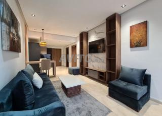 شقة مفروشة فاخرة - 3 أجنحة - مصعد - مرآب