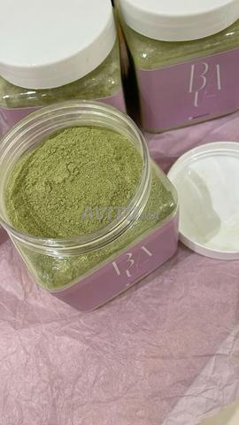 السدر مطحون على اليد للشعر و الوجه