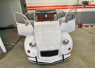 Citroën 2 CV Essence Manuelle 1980 à Asilah