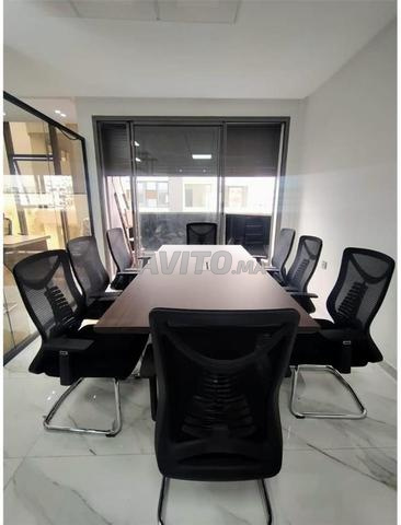 طاولة للاجتماعات للبيع في جميع أنحاء المدينة - 2