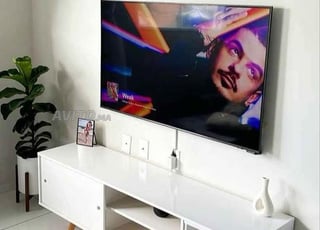 Table TV élégante pour les salons