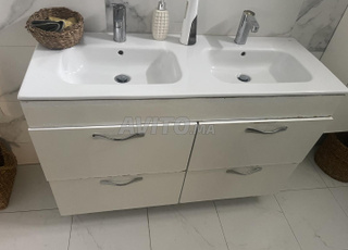 Meuble de toilette négociable
