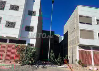 Terrain Commercial 100m2 près Hôpital Cheikh Zaid