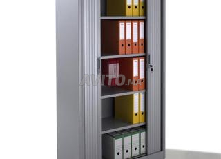 خزانة معدنية بأبواب ستائر