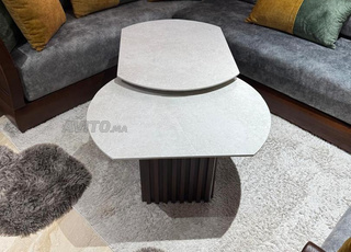 Deux tables basses modernes en céramique italienne et PVC