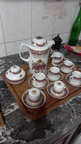 طقم قهوة مزين يدويًا ليموج