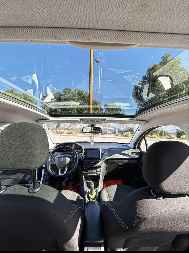 Peugeot 208 Diesel Manuelle 2018 à Tétouan