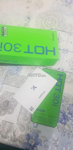 Infinix hot 30 i بحالة جيدة 128gb st. 12g ram