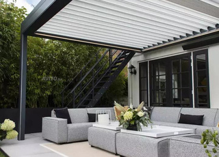 Pergola bioclimatique lames rétractable