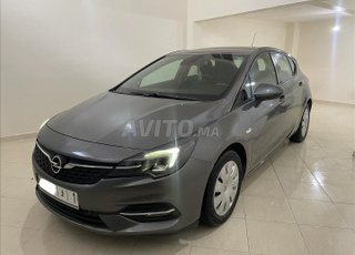 Opel Astra Diesel Manuelle 2022 à Rabat