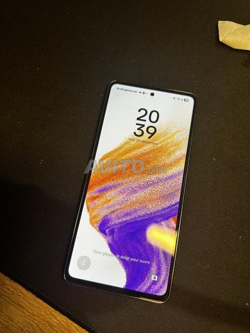 A53 8g 126go تخزين بحالة جيدة (مع جراب)