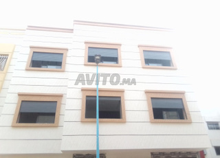 Maison avec escalier séparé à louer officiellement près de Njd