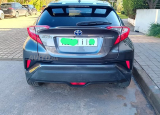 Toyota CHR hybride automatique en vente