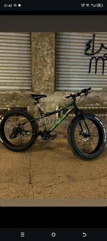 Vélo 27,5 pneus larges tout terrain bon état, tout est d'origine