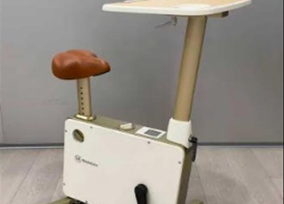 Vélo de sport avec bureau intégré