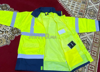 جاكيت من قطعتين.