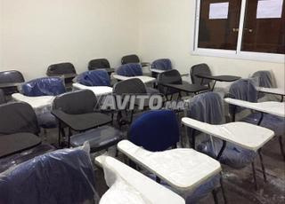 كرسي أيزو مع لوح كتابة