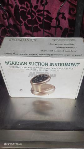 Appareil de massage et de thérapie par ventouses