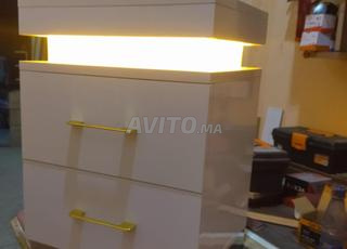 Coiffeuse neuve et élégante en bois excellent