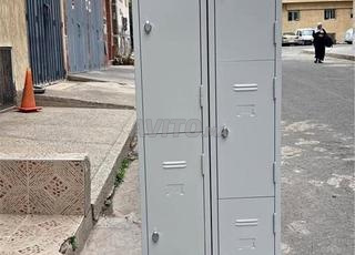 خزانة معدنية متاحة من